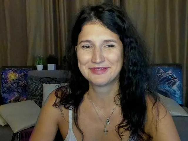 AliannaSoloKisses — Freechat on BongaCams