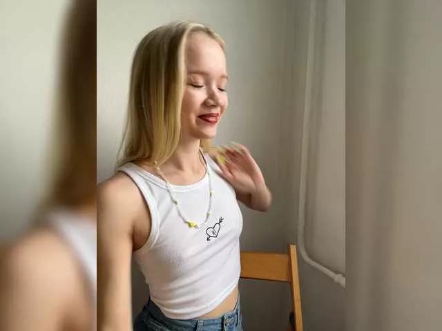 Offline alicecutey on BongaCams