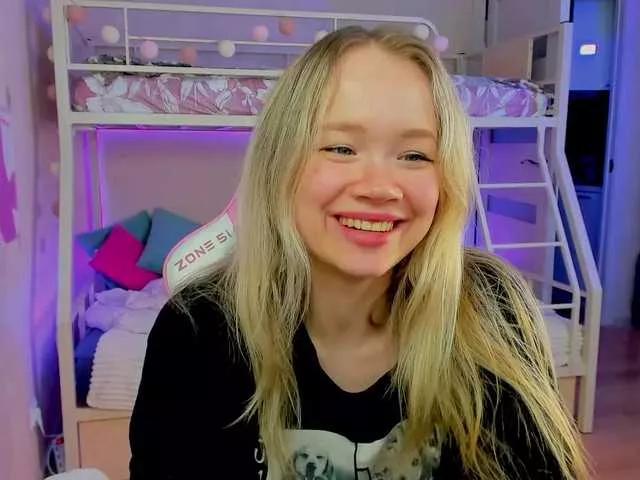 Offline alicecutey on BongaCams
