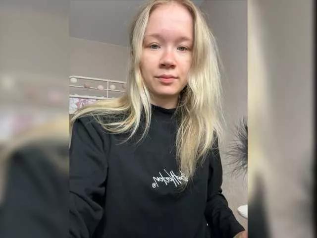Offline alicecutey on BongaCams