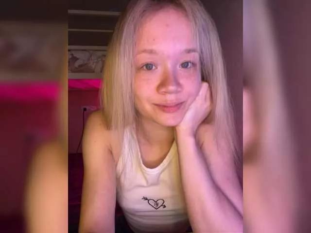 Offline alicecutey on BongaCams
