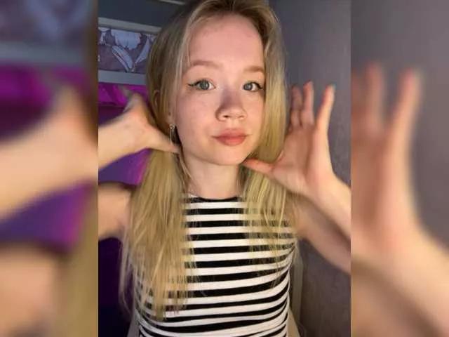 Offline alicecutey on BongaCams
