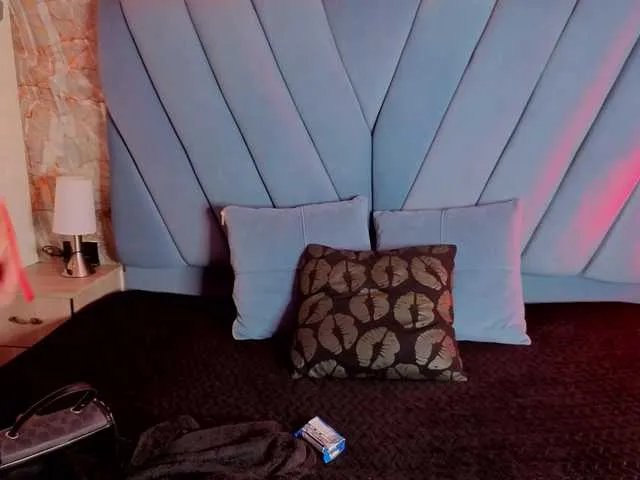 Freechat angel-red on BongaCams