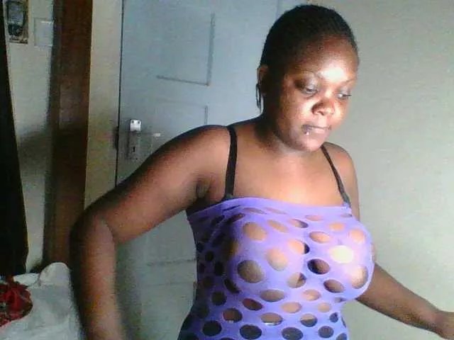 Freechat bigzonroe24 on BongaCams