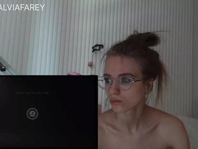 Offline calviafarey on BongaCams