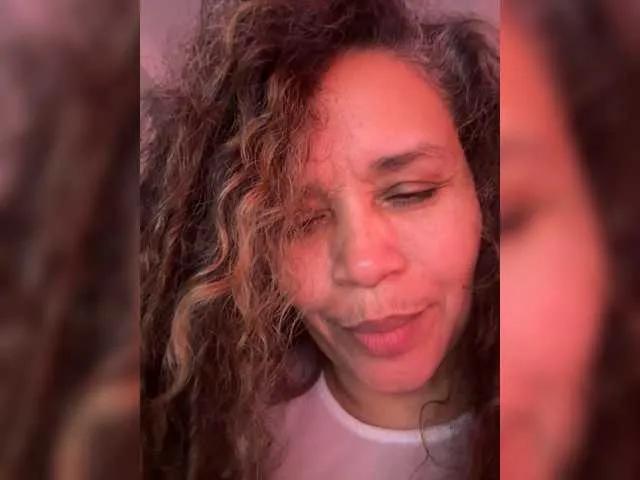 BongaCams Candela-lat is Freechat Candela-lat — look into your eyes and you tell me beautiful things