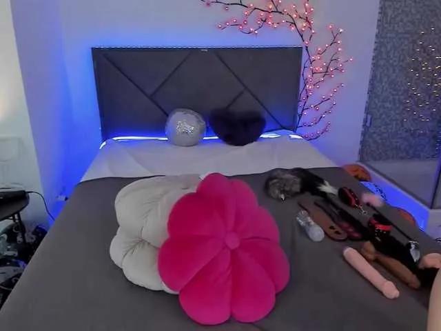 BongaCams CassieEvans is Freechat CassieEvans — I like men who are relaxed, attentive, loving, respectful and fun. I like that they always have a topic of conversation and propose new things.