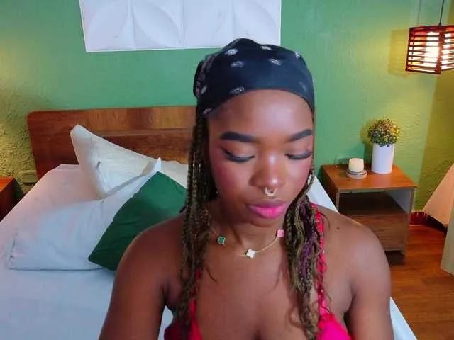 Offline Chocolatte-dreams on BongaCams