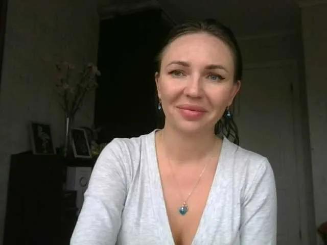 Offline CuteFngelina on BongaCams