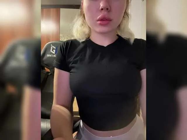 dkarsar777 — Hello!Welcome to my room!