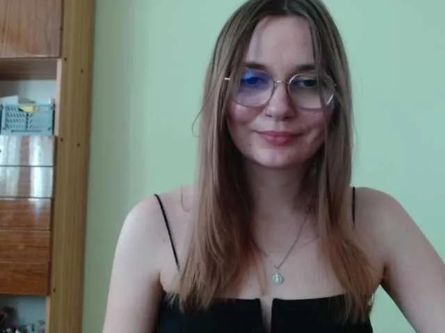 Ellyxcute — I'm young, sweet and innocent on the outside, wild, open-minded and passionate on the inside. I'm like a box of chocolates: you know what's inside the box, but you don't know what flavours you'll find inside the chocolate candy. See me in free chat,...