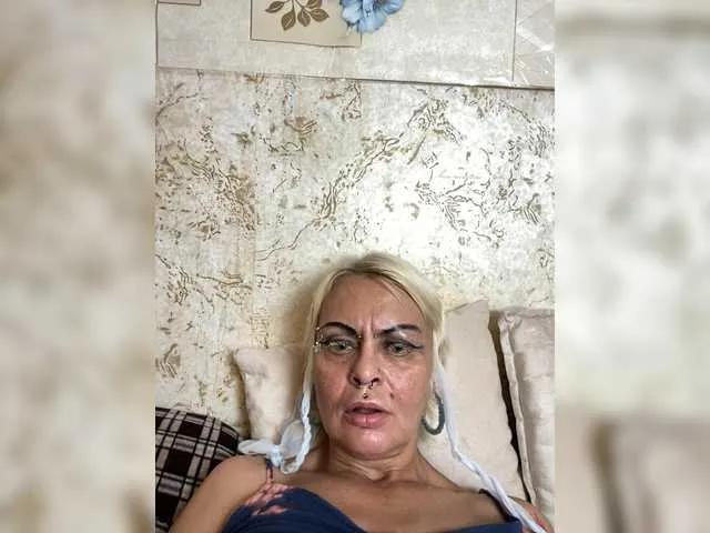GardenerofIllusions on BongaCams