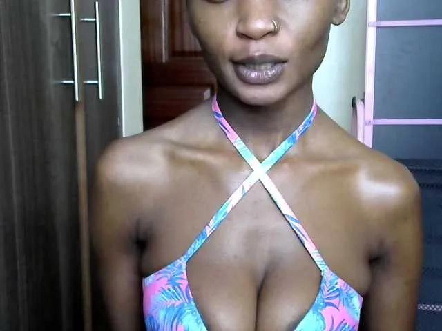 Freechat hippyshanice on BongaCams