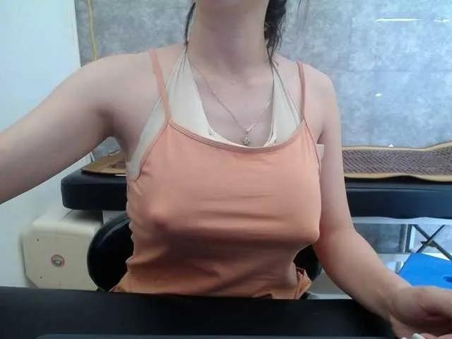 HotQueen93 on BongaCams