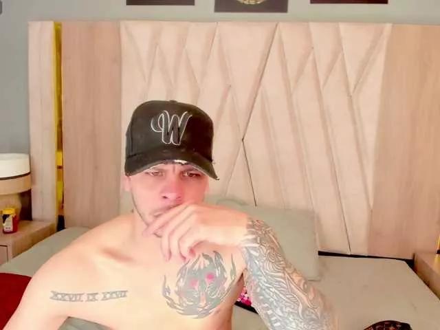 Offline hottstuffxxx on BongaCams