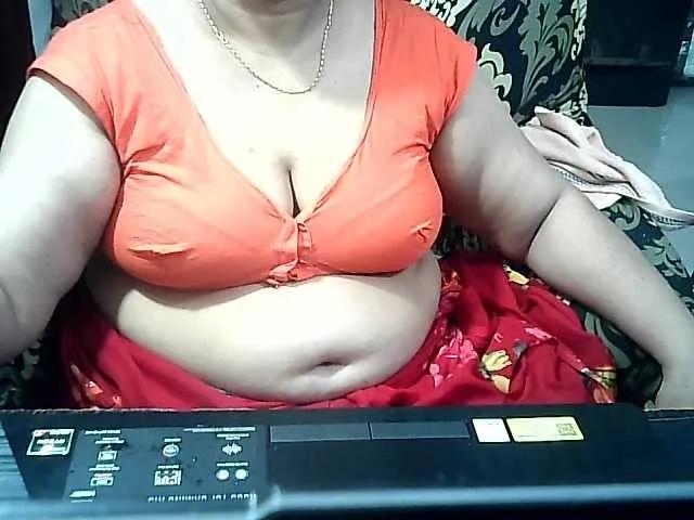 Offline Indianbhabhimilf40 on BongaCams