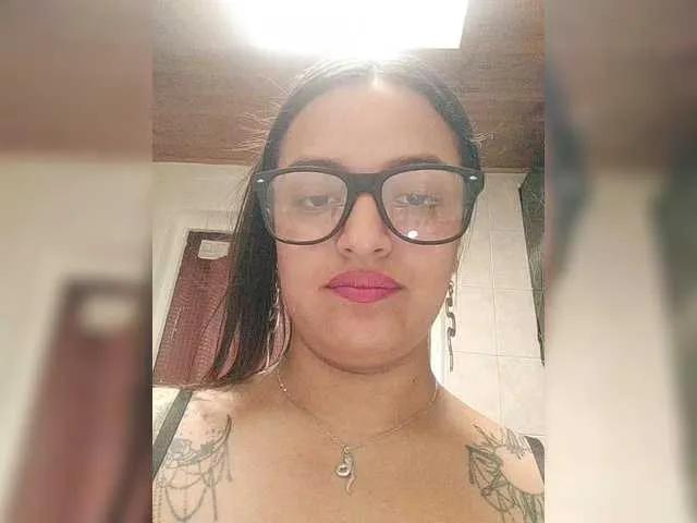 isiss-goddess — I am excited to feel that they want me ... that they look at me with desire and cannot resist my curves. I set me to talk to me dirty to the ear, tell me what they want to do to me and how I lose control. I love the previous game, the soft groans, the...