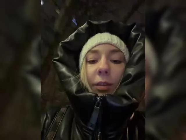Offline Janchi- on BongaCams