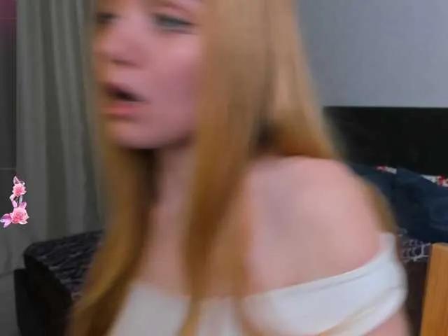 Offline JanetShy on BongaCams