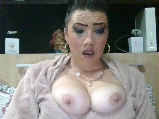 Offline JesicaBonita1 on BongaCams