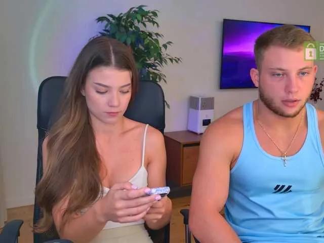 Freechat jony-jessica on BongaCams