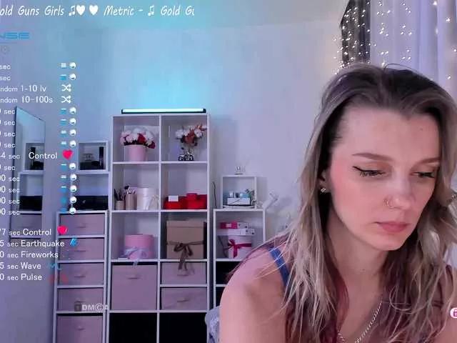 Offline Karamelsw on BongaCams