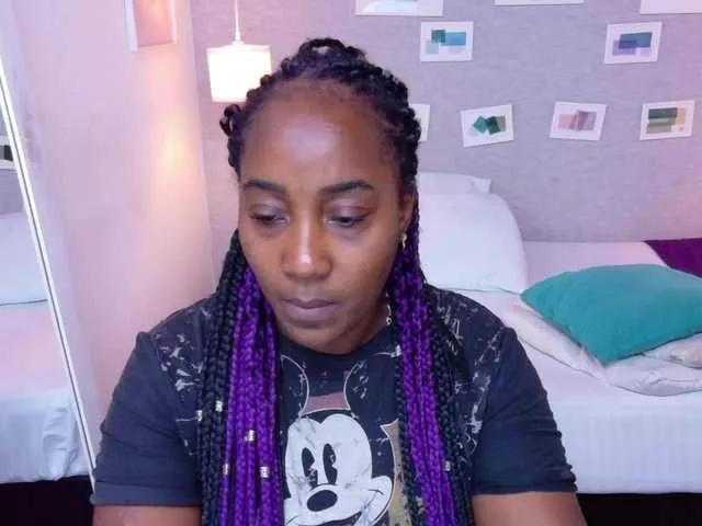 Offline kiara-evanss on BongaCams