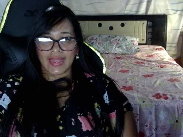 Freechat Letty33 on BongaCams