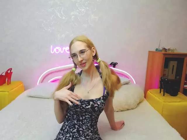 Offline LizzieBrait on BongaCams