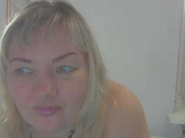 Offline LucyAlexis on BongaCams