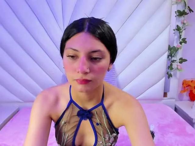 BongaCams LunaBennett is Freechat LunaBennett — I like to do everything from sensual and erotic shows to games and challenges. There is nothing that I like more to do that my spectators laugh and have fun. I also love fashion and makeup, and I love experimenting with new looks and styles.