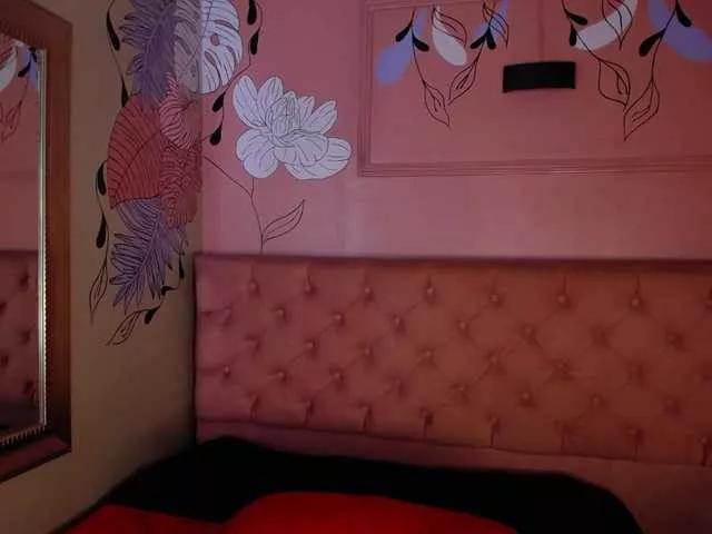 Offline MadameDamn on BongaCams