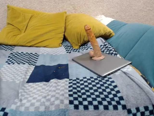 MILAax — Freechat on BongaCams