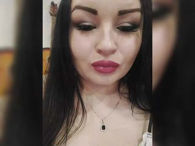 Freechat Monica- on BongaCams