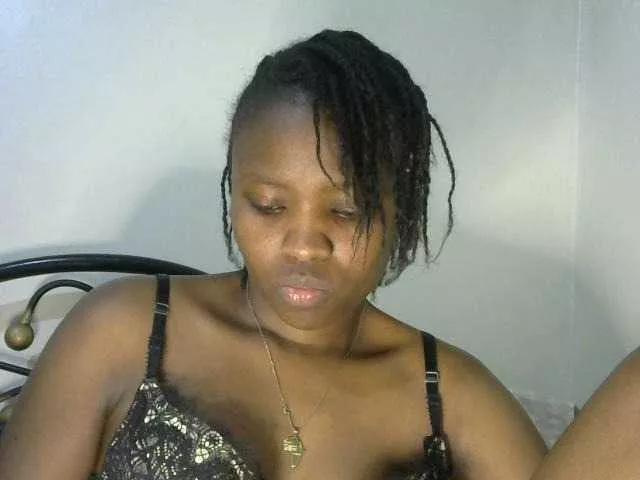 queen-ebony2 on BongaCams 