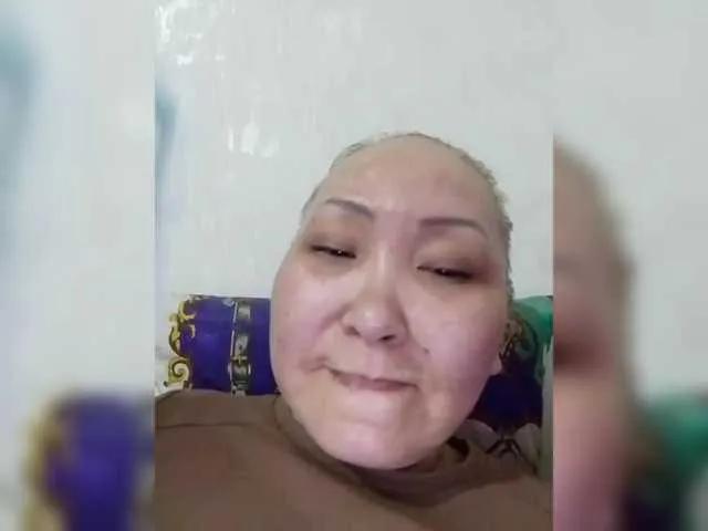 Qweentis on BongaCams 