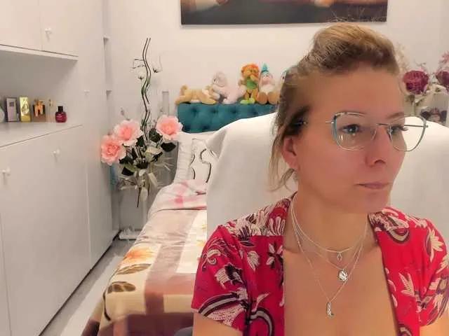 SalomeJade — Your attention :))))