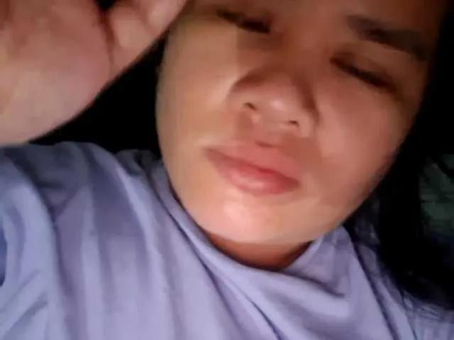 Offline sexyasian27 on BongaCams
