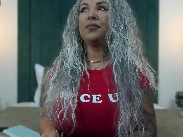 SierraQuinn on BongaCams