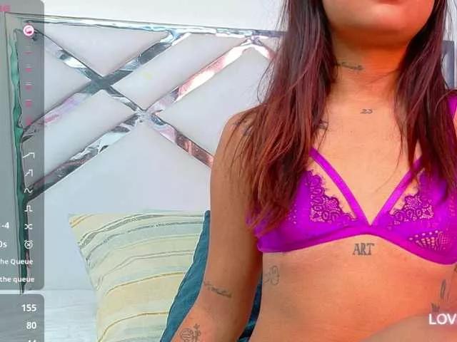 Freechat slutlittlegir on BongaCams