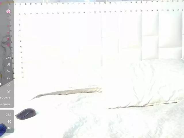 Freechat slutlittlegir on BongaCams