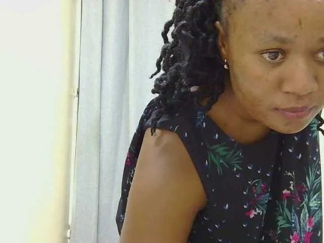 Freechat SweetLahika on BongaCams