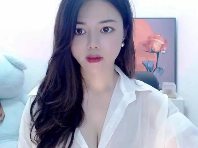 sweetlilizz on BongaCams 