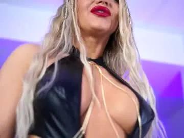 almavelia on Chaturbate 