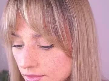 Freechat artease on Chaturbate