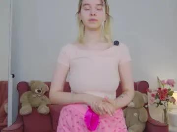 ashly_cherry — Goal: Squeeze tits  Hi dear i'm back! Let's play together!