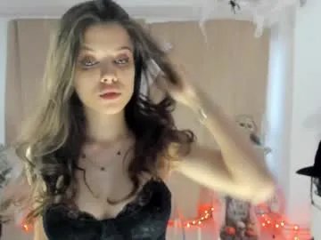 Freechat babyaylin on Chaturbate