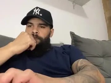 beardmax on Chaturbate