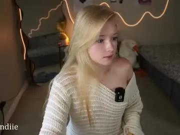 Freechat bestblondiiecb on Chaturbate