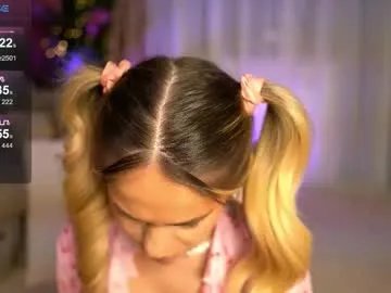 chloevelvetx on Chaturbate